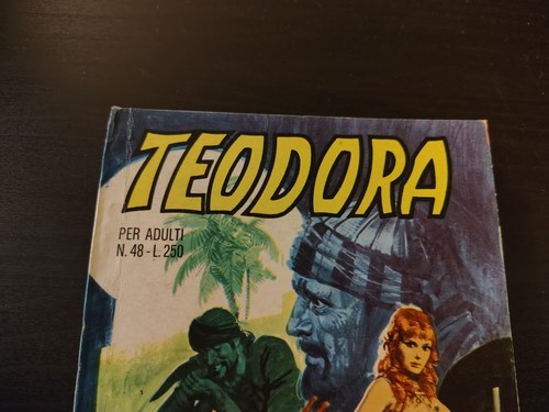 Teodora purpuria è - -, "purpuria